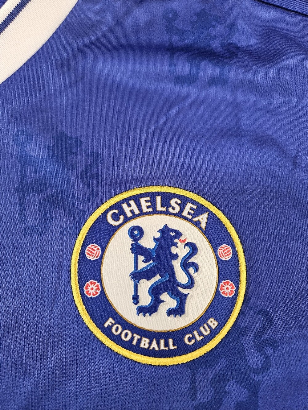 Adidas Chelsea Blue Home Jersey with White Trim and Red Sponsor - Size XL - Picture 10 of 10